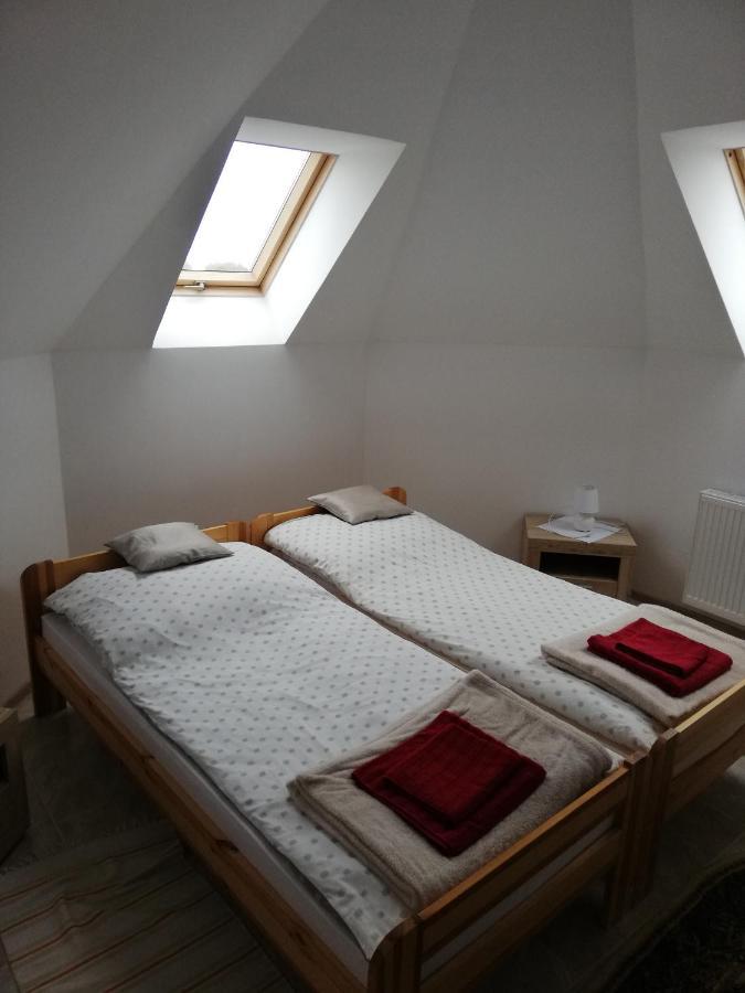 Potok 5 Hotel Zloczew Eksteriør billede