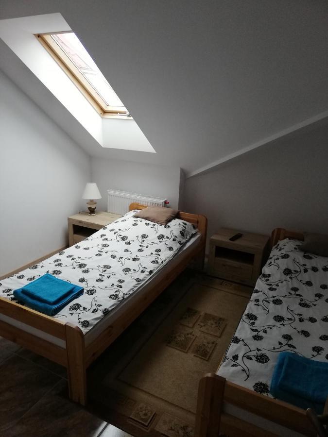 Potok 5 Hotel Zloczew Eksteriør billede